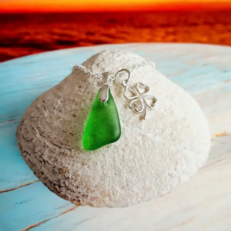 Ръчно изработено бижу | Сребърно колие за късмет с морско стъкло | Crea Gifts | Ръчно изработени подаръци | Ръчно изработени бижута