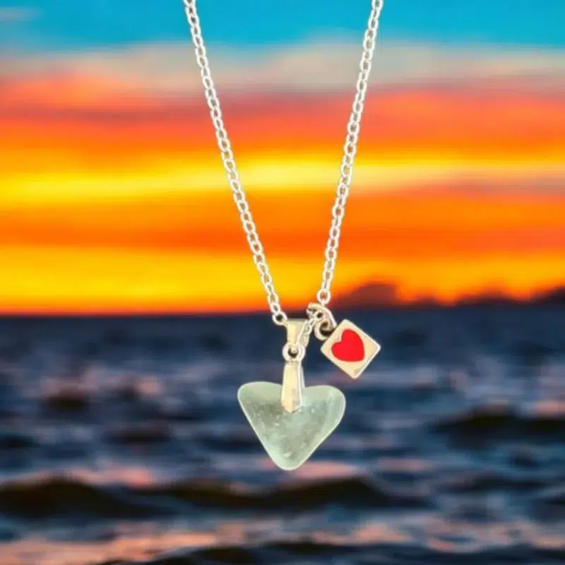 Ръчно изработено бижу Сърца | Уникално сребърно колие с морско стъкло | Crea Gifts Art | Ръчно изработени подаръци | Ръчно изработени бижута
