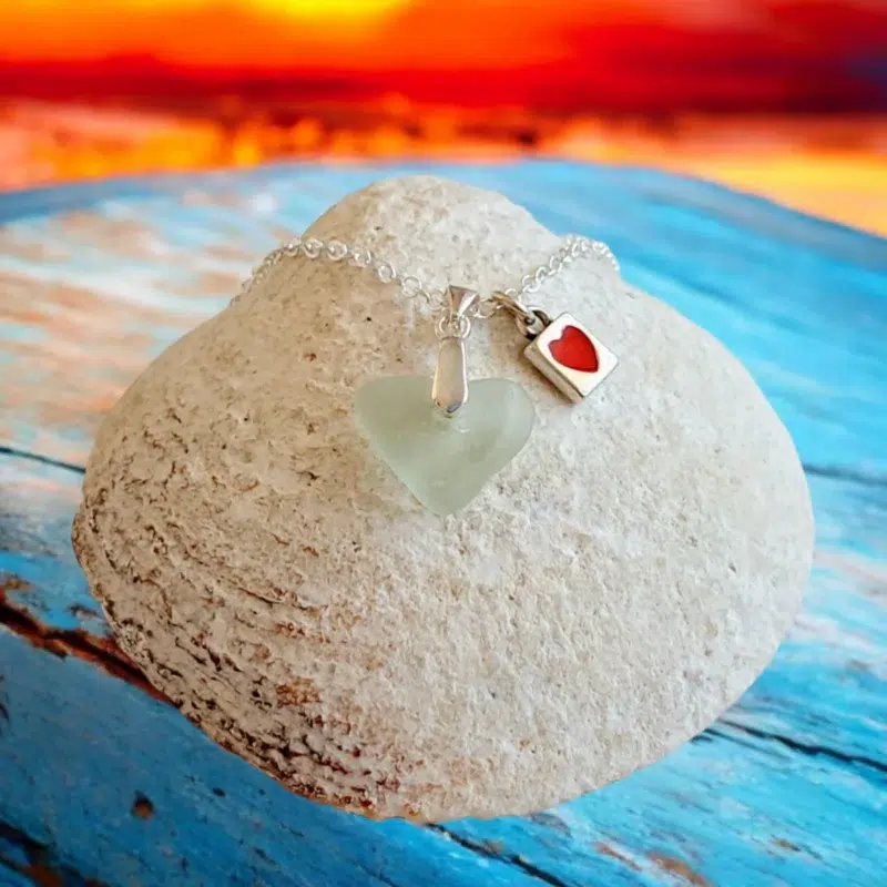 Ръчно изработено бижу Сърца | Уникално сребърно колие с морско стъкло | Crea Gifts Art | Ръчно изработени подаръци | Ръчно изработени бижута