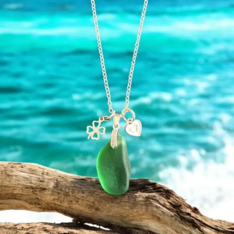 Ръчно изработено бижу | Сребърно колие Късмет и любов с морско стъкло | Crea Gifts | Ръчно изработени бижута и подаръци