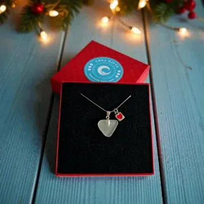 Коледен подарък за жена | Ръчно изработено бижу Сърце | Уникално сребърно колие с морско стъкло | Crea Gifts Art | Ръчно изработени бижута и подаръци