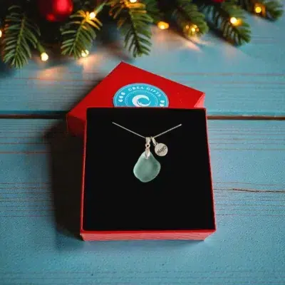 Коледен подарък за жена | Ръчно изработено бижу Щастие | Уникално сребърно колие с морско стъкло | Crea Gifts Art | Ръчно изработени бижута и подаръци